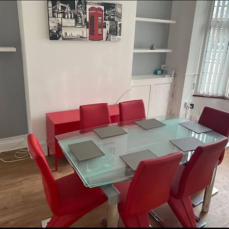 Wv1 Budget Contractor Stays- 5 Beds - Discounts Ok Wolverhampton Esterno foto