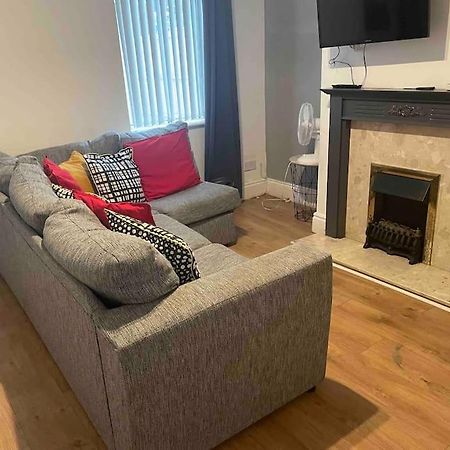 Wv1 Budget Contractor Stays- 5 Beds - Discounts Ok Wolverhampton Esterno foto